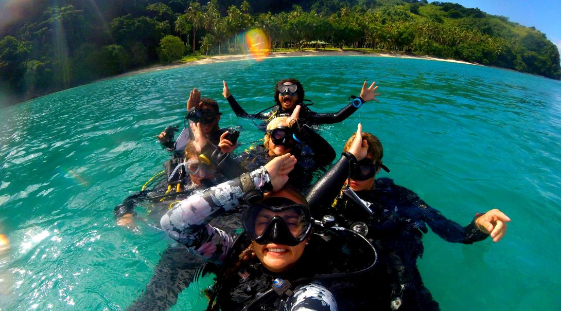 Marine conservation volunteers abroad dive in Fiji and collect scientific data on sharks. 