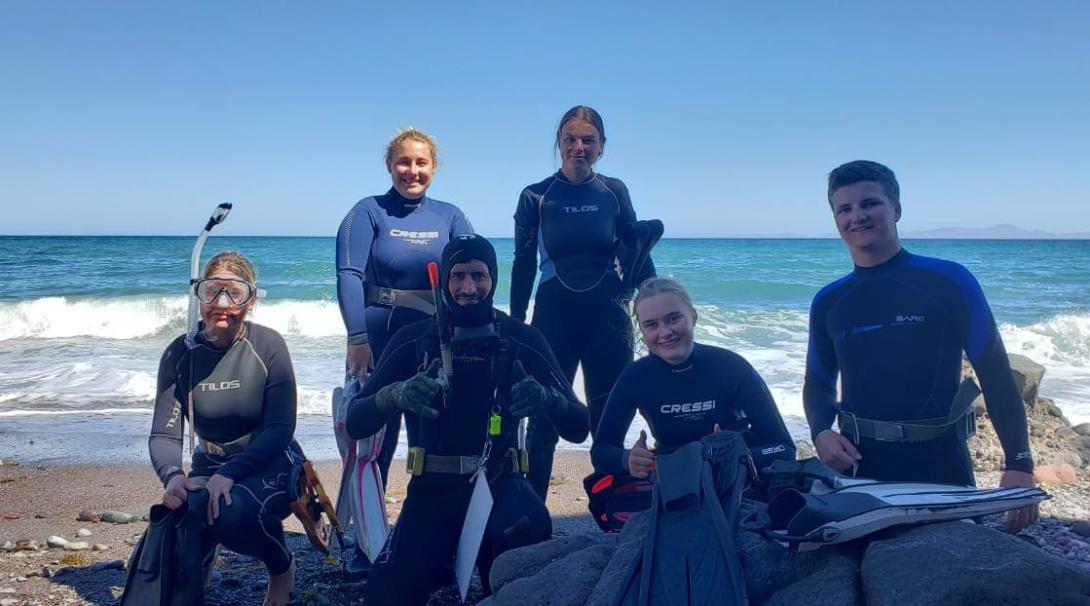 Diving volunteers in Mexico