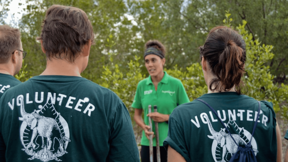A Projects Abroad staff member leads an information and advice session for a group of our conservation volunteers